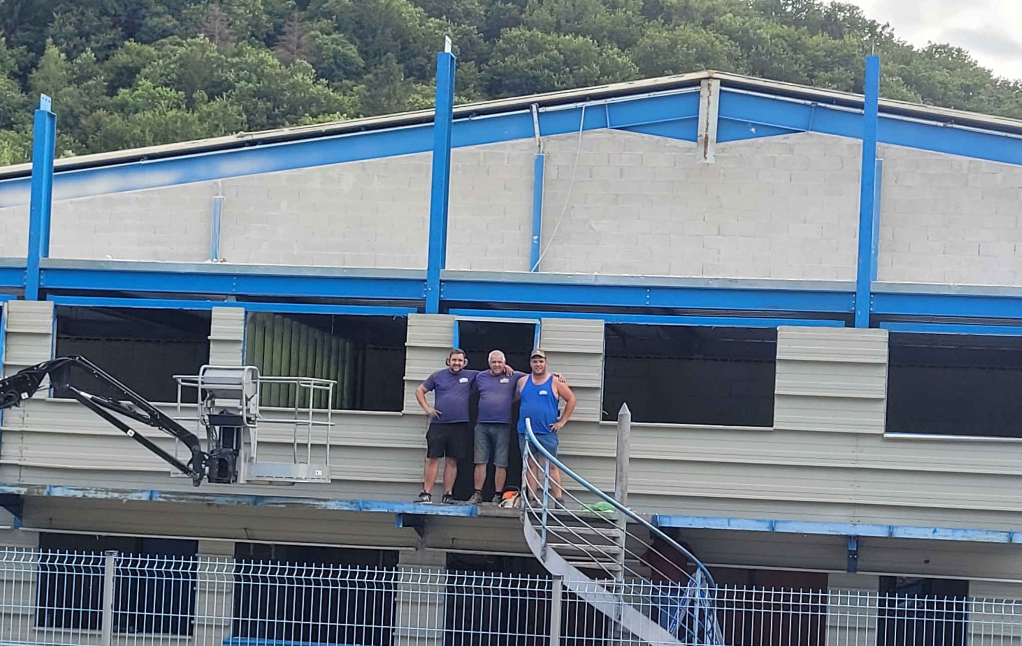 Pascal Coulloux entouré de ses fils Simon et Mathis